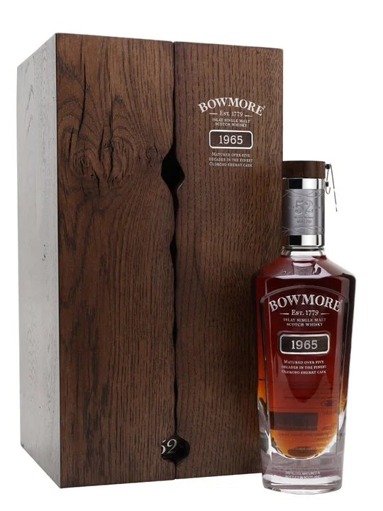 Bowmore 1965 / 52 Year Old / Sherry Cask Islay Whisky - Single Malt Review
