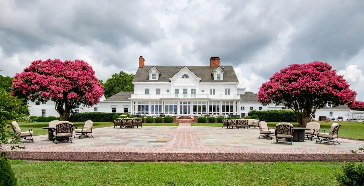 Inn At Warner Hall Celebrates 25th Anniversary with Whiskey Experts - American Review