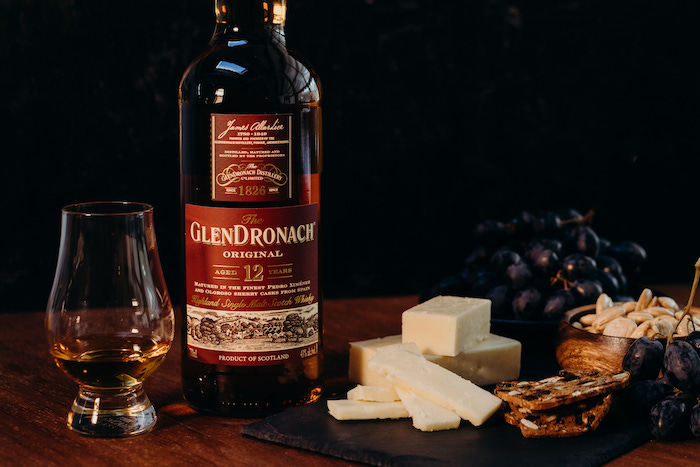 The GlenDronach and Point Reyes Farmstead Cheese Partner For Holiday Package - Scotch Review
